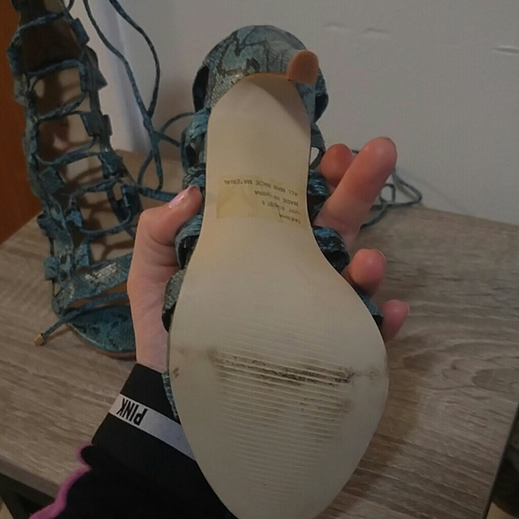 Heels - Picture 3 of 4